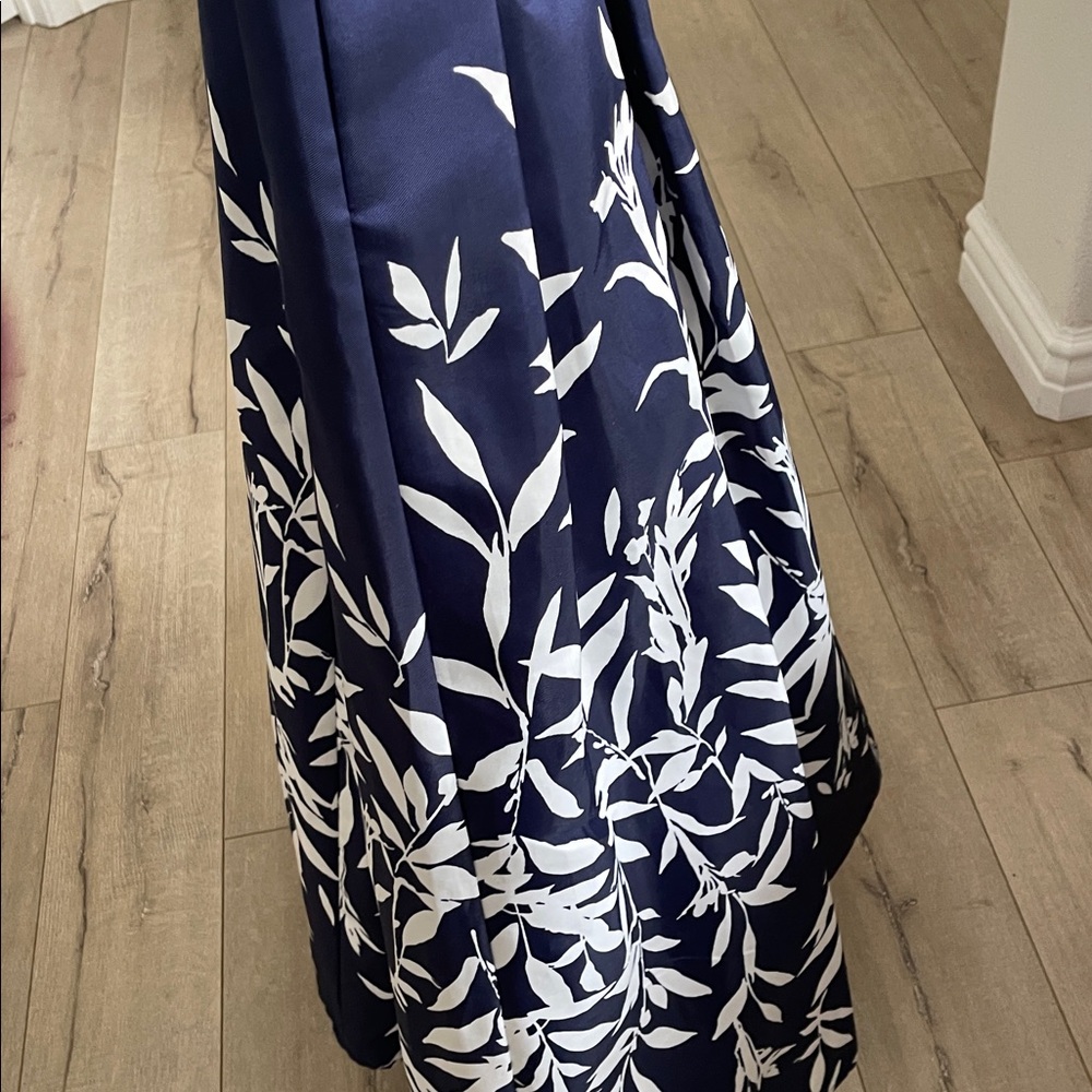 Morgan Co.Navy and White Maxi Dress - Picture 8 of 11